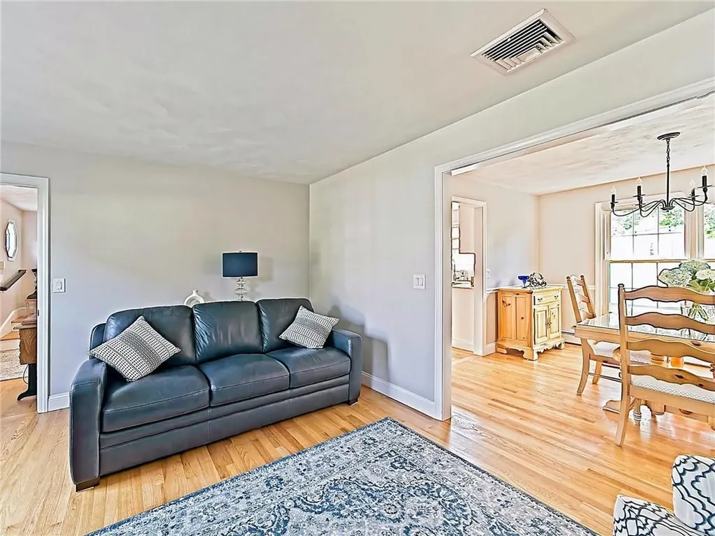 15 Lilac Circle Cranston RI 02920