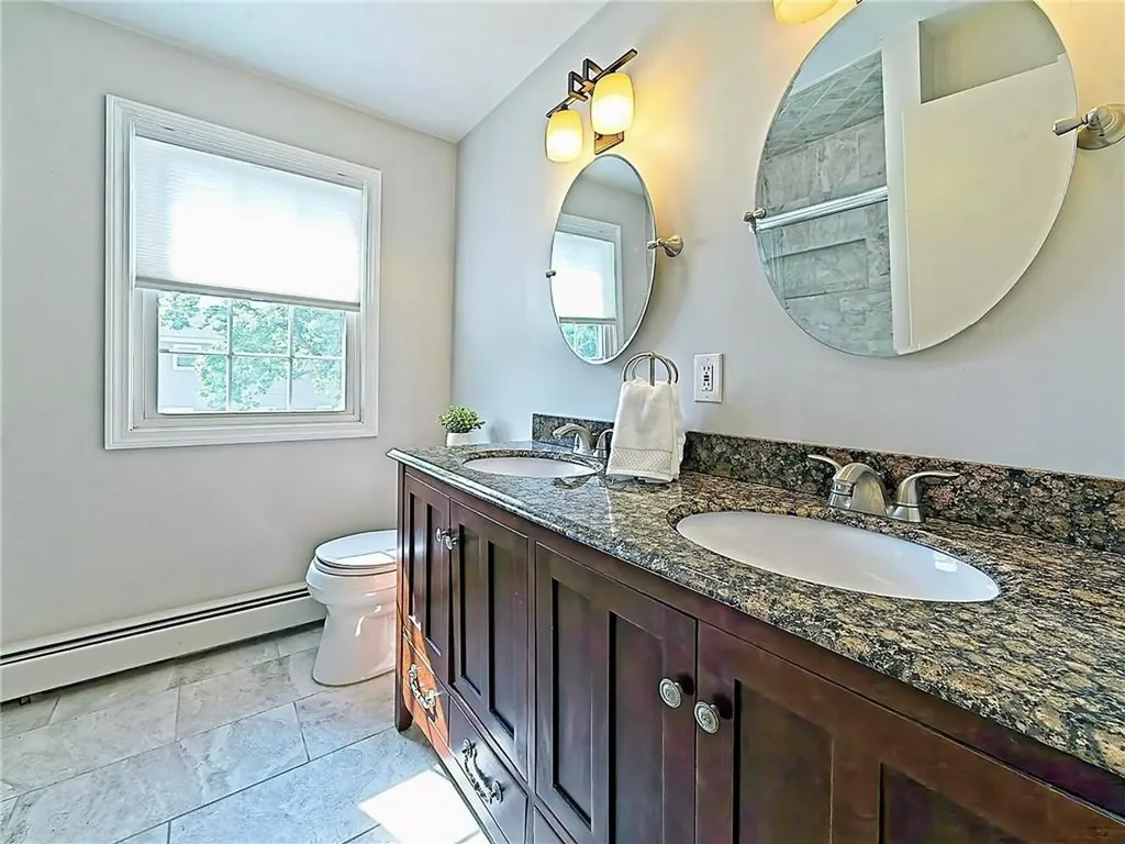 15 Lilac Circle Cranston RI 02920