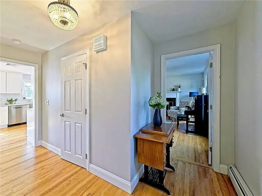 15 Lilac Circle Cranston RI 02920