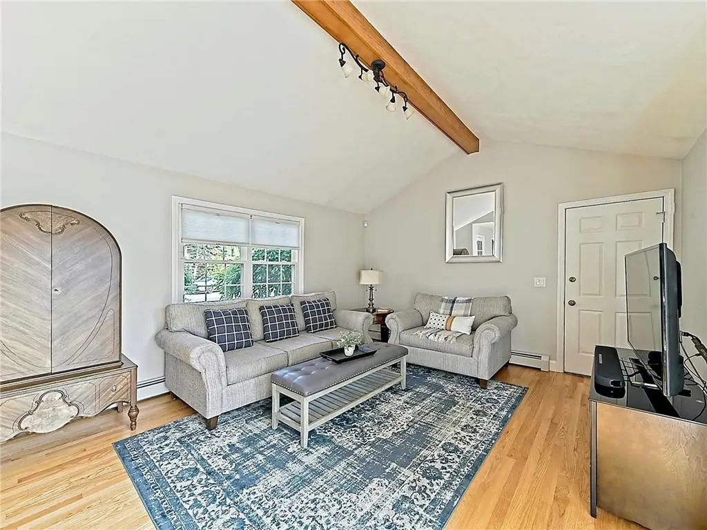 15 Lilac Circle Cranston RI 02920