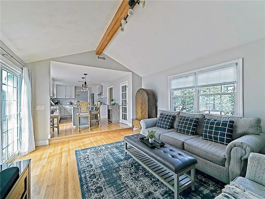15 Lilac Circle Cranston RI 02920