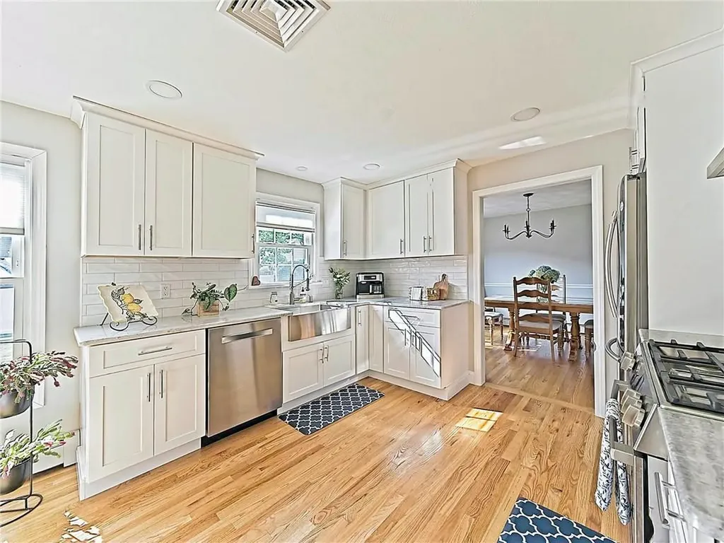 15 Lilac Circle Cranston RI 02920