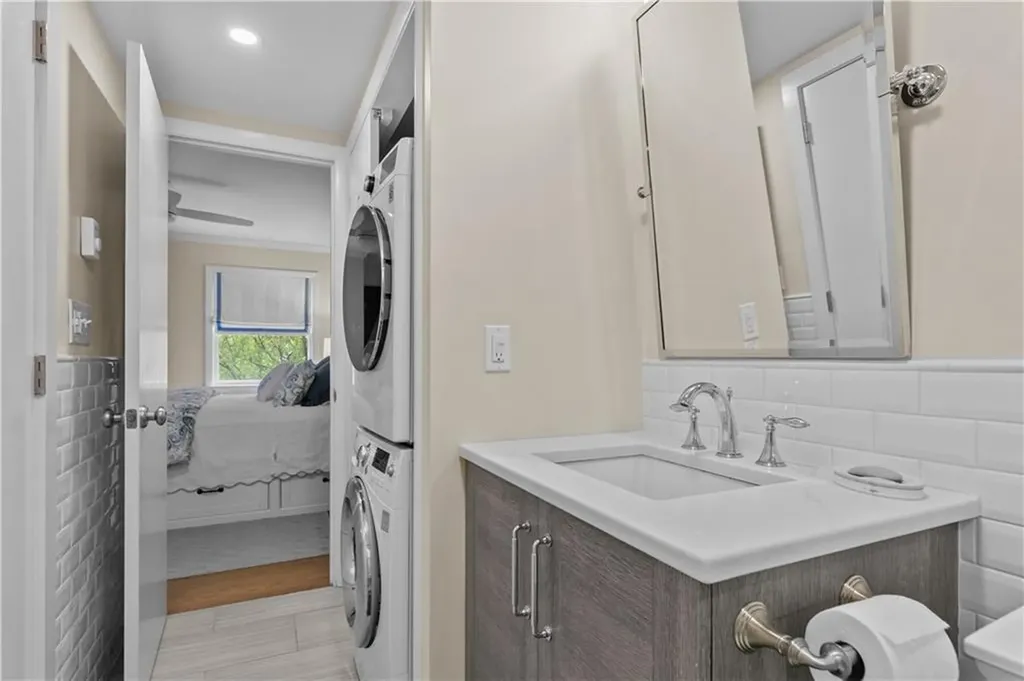 364 Bellevue Avenue Newport RI 02840