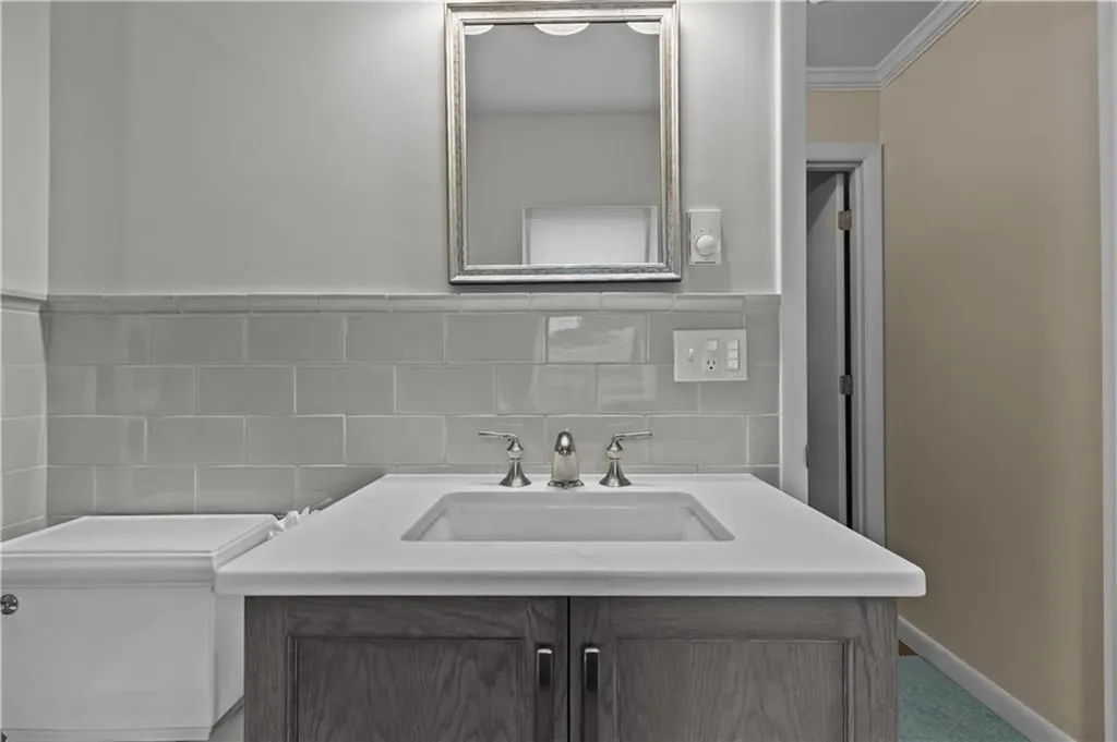 364 Bellevue Avenue Newport RI 02840