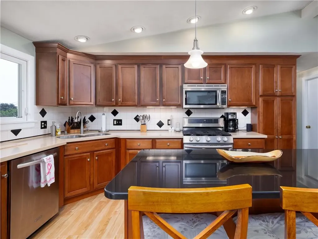 184 Vallette Street Cranston RI 02920