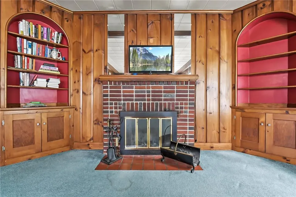 107 Meadow Road Woonsocket RI 02895