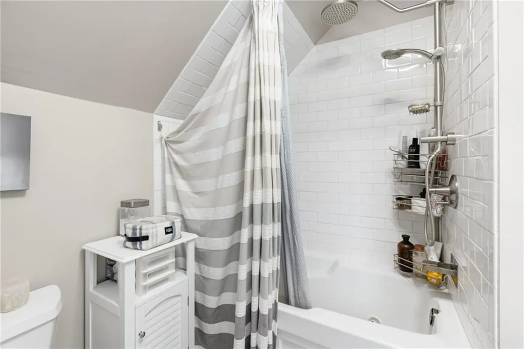 13 Vaughan Avenue Newport RI 02840
