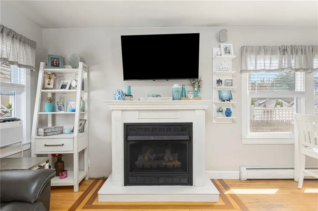 13 Vaughan Avenue Newport RI 02840
