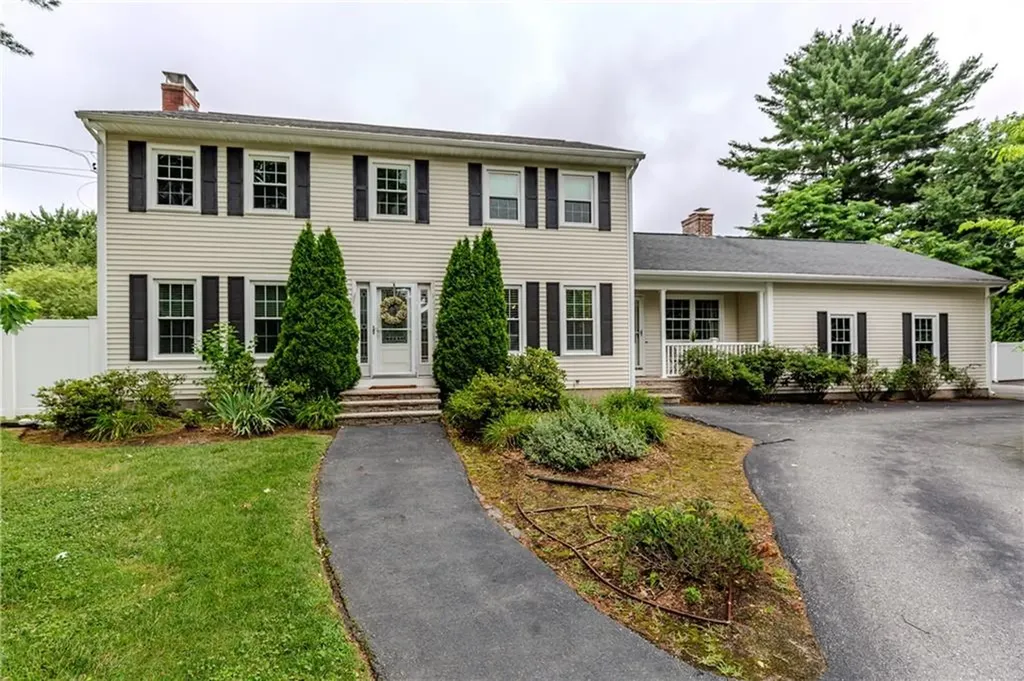 11 Greenbrier Road Smithfield RI 02828
