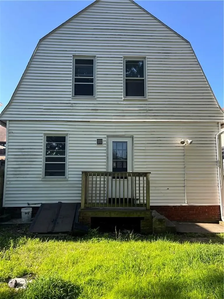 125 Smith Street Cranston RI 02905