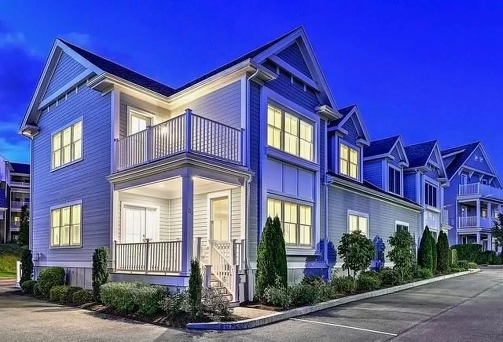 20 Kettle Point Avenue East Providence RI 02914