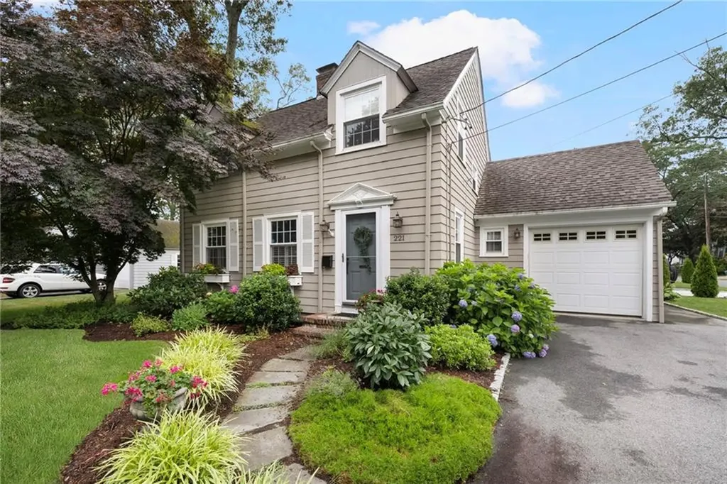 221 Trinity Street Warwick RI 02886