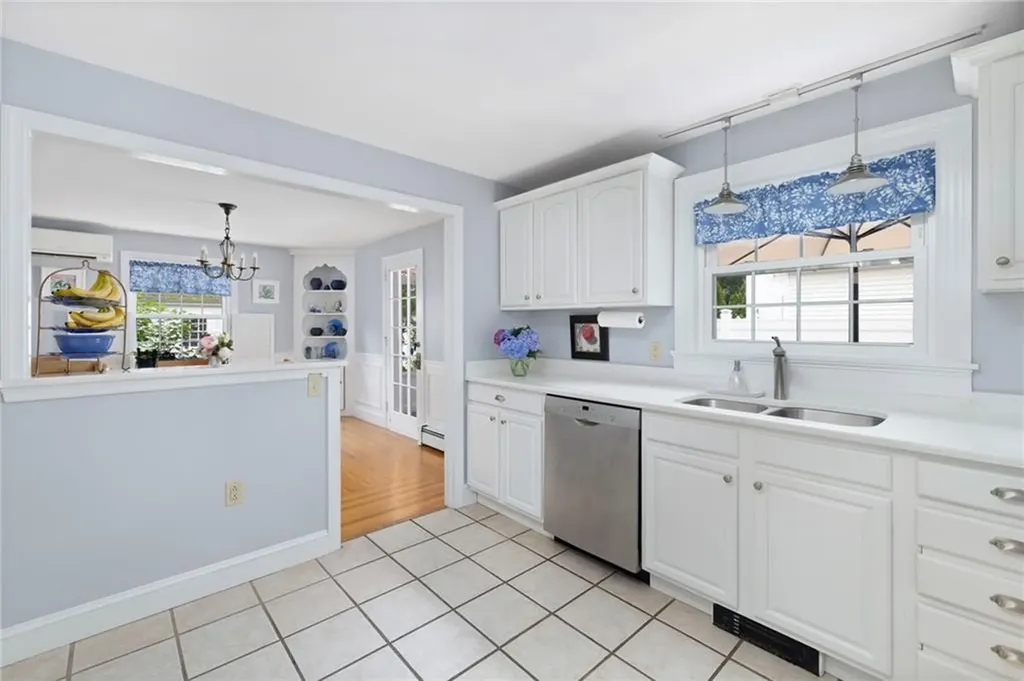 221 Trinity Street Warwick RI 02886