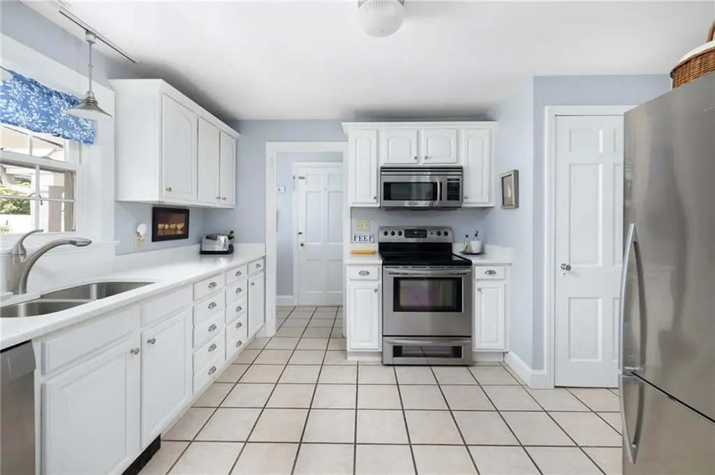 221 Trinity Street Warwick RI 02886