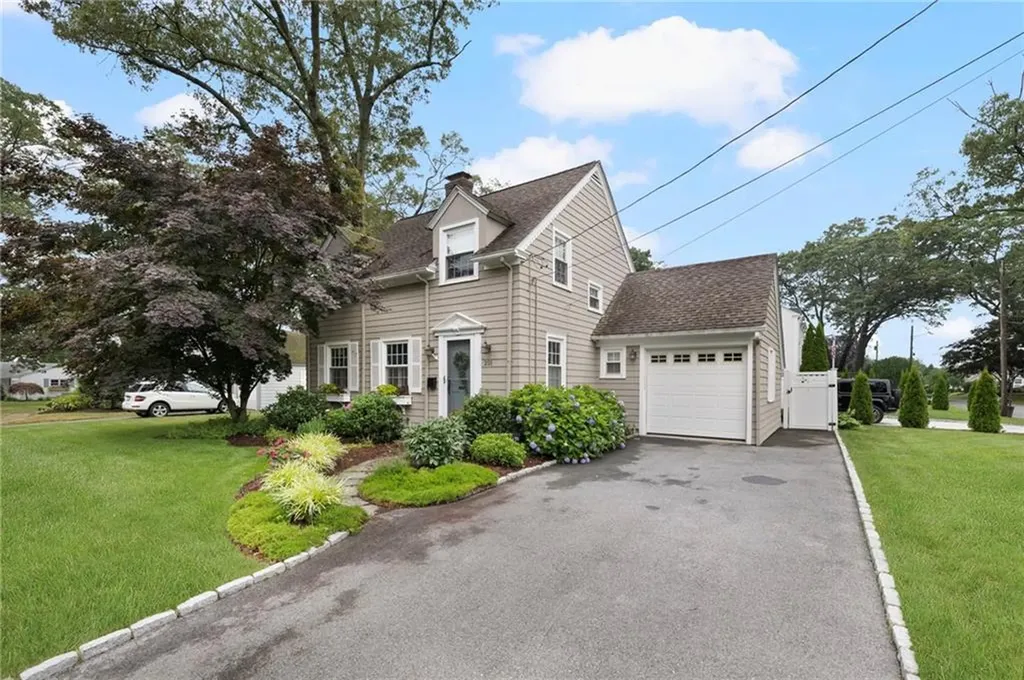 221 Trinity Street Warwick RI 02886