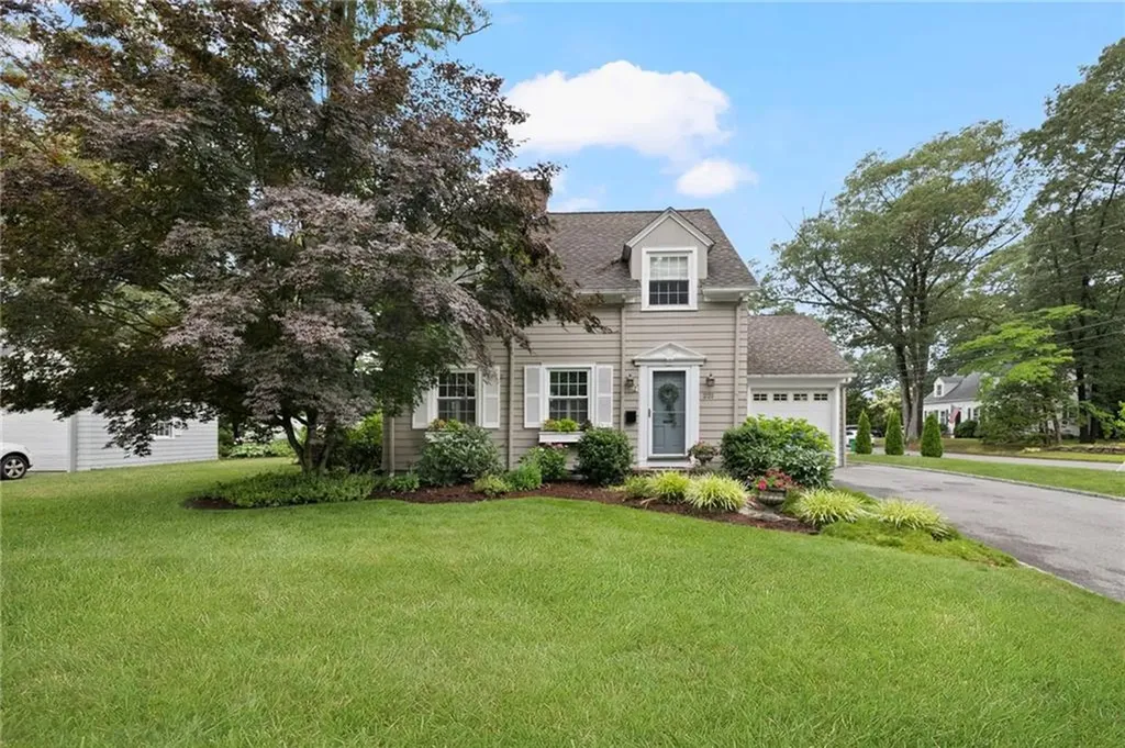 221 Trinity Street Warwick RI 02886