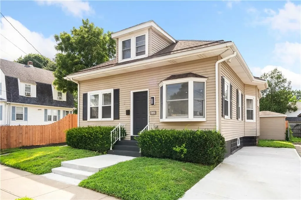 124 Vine Street East Providence RI 02914