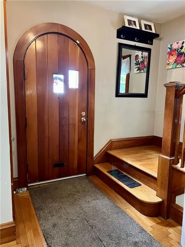 55 Greylock Avenue Cranston RI 02910