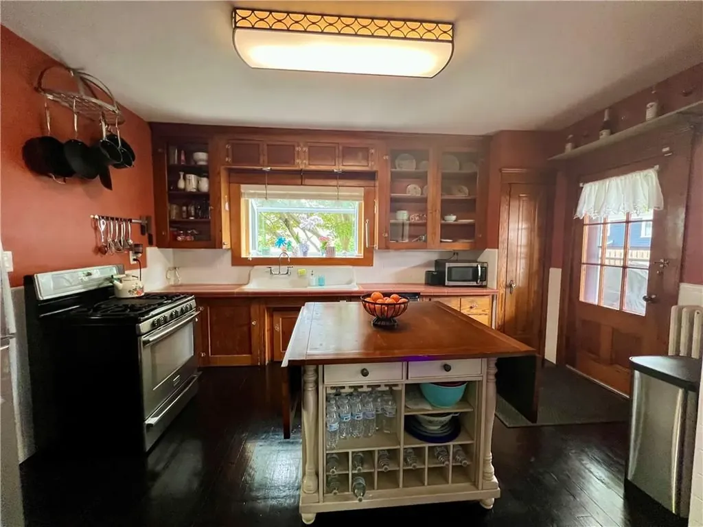 55 Greylock Avenue Cranston RI 02910