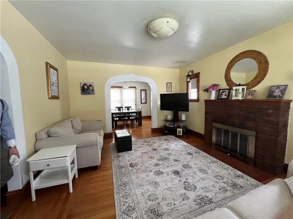 55 Greylock Avenue Cranston RI 02910