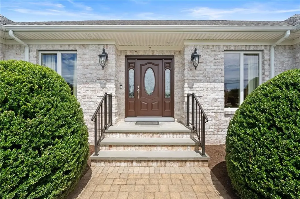 7 Sanctuary Drive Cranston RI 02921