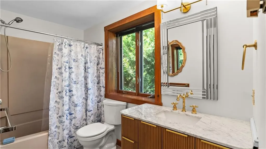 78 B Independence Court Portsmouth RI 02871