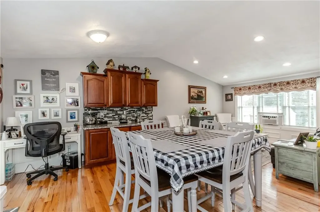 10 Pembroke Drive Johnston RI 02919