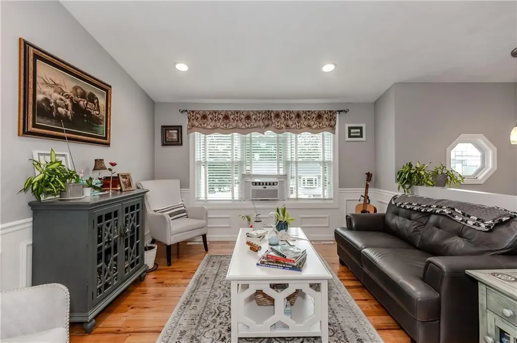 10 Pembroke Drive Johnston RI 02919