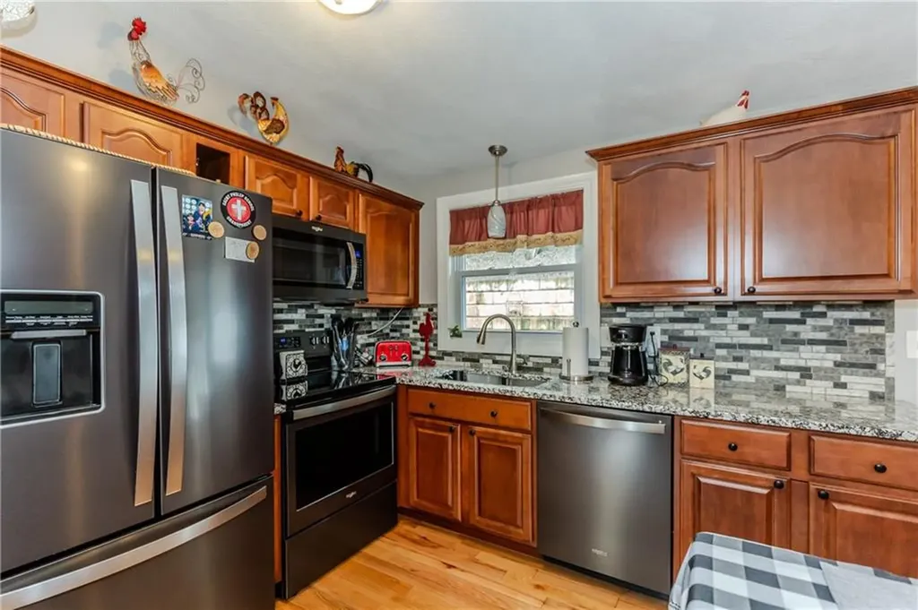 10 Pembroke Drive Johnston RI 02919