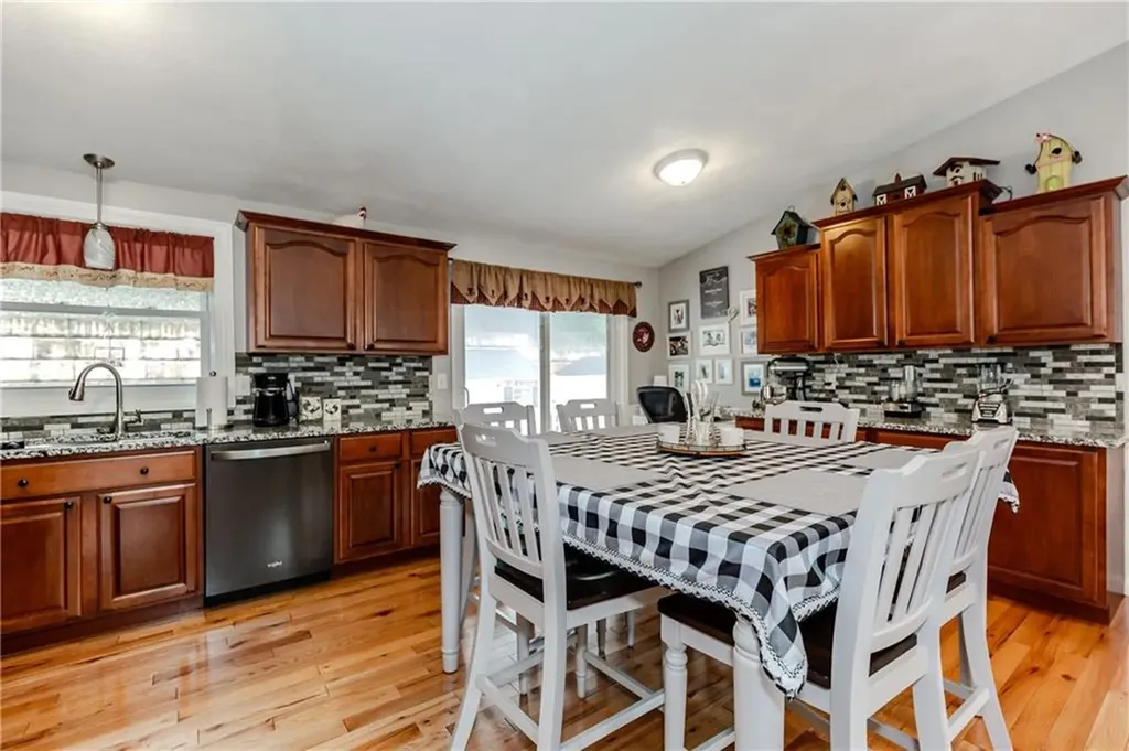 10 Pembroke Drive Johnston RI 02919