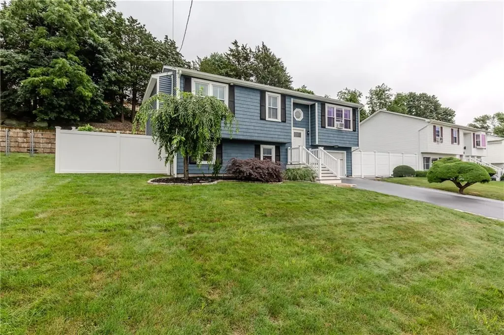 10 Pembroke Drive Johnston RI 02919