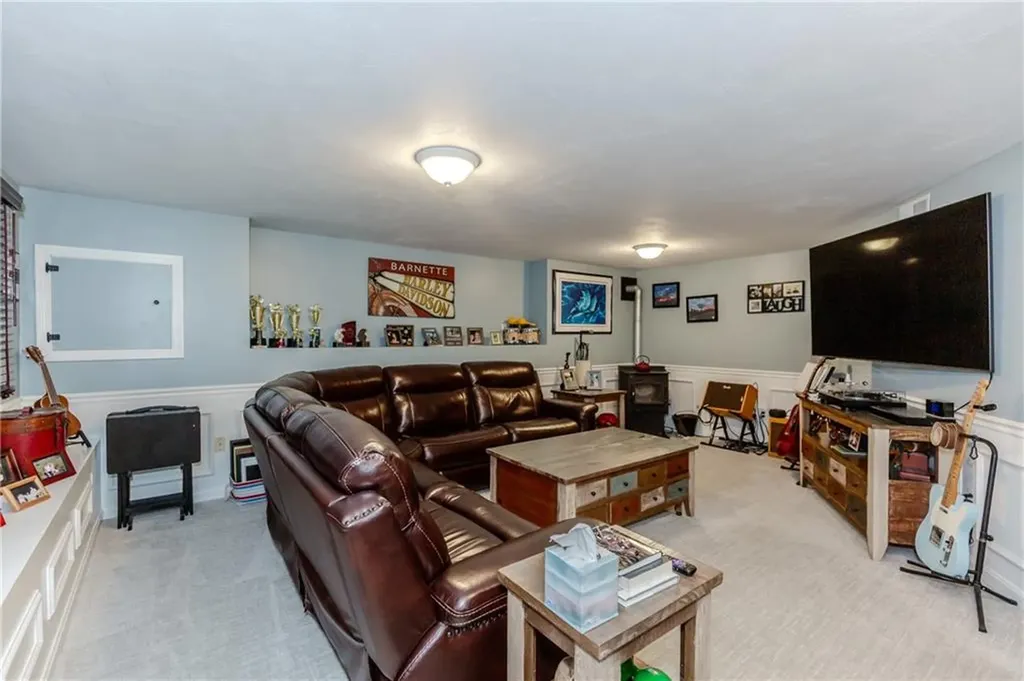 10 Pembroke Drive Johnston RI 02919