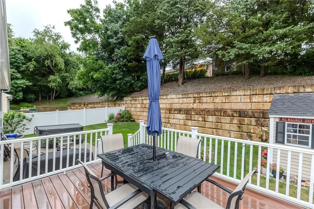10 Pembroke Drive Johnston RI 02919