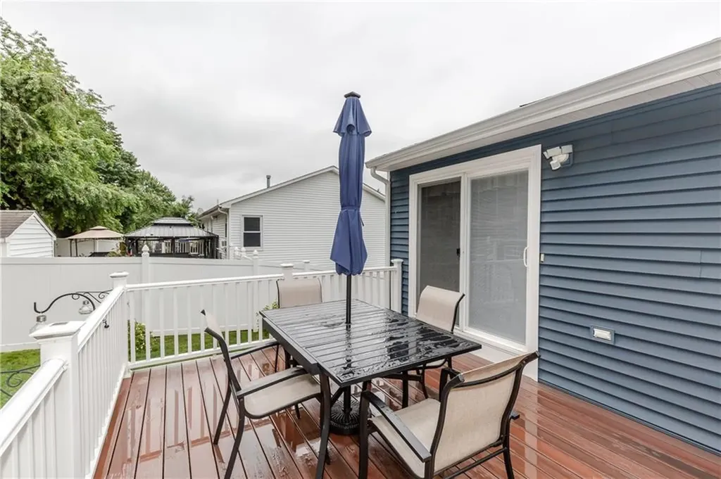10 Pembroke Drive Johnston RI 02919