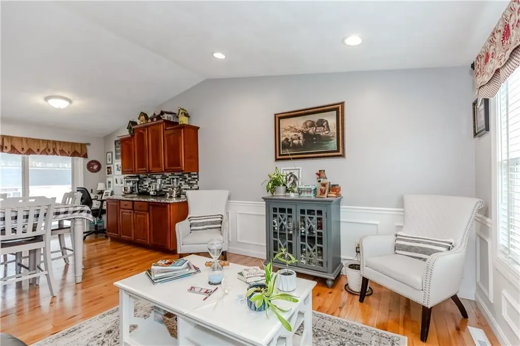 10 Pembroke Drive Johnston RI 02919
