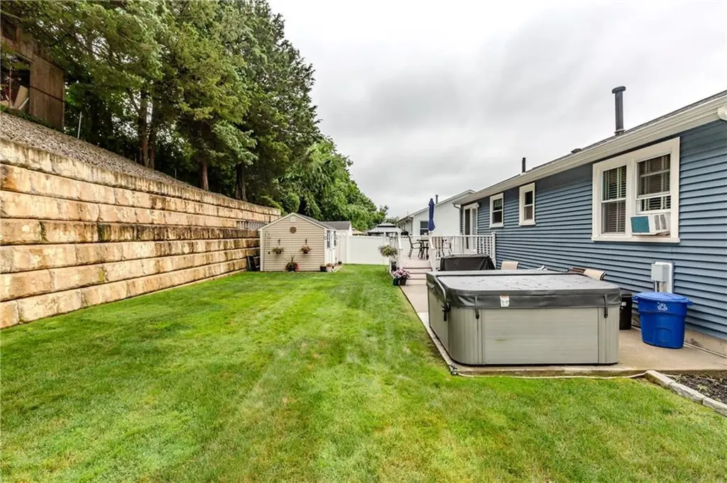 10 Pembroke Drive Johnston RI 02919