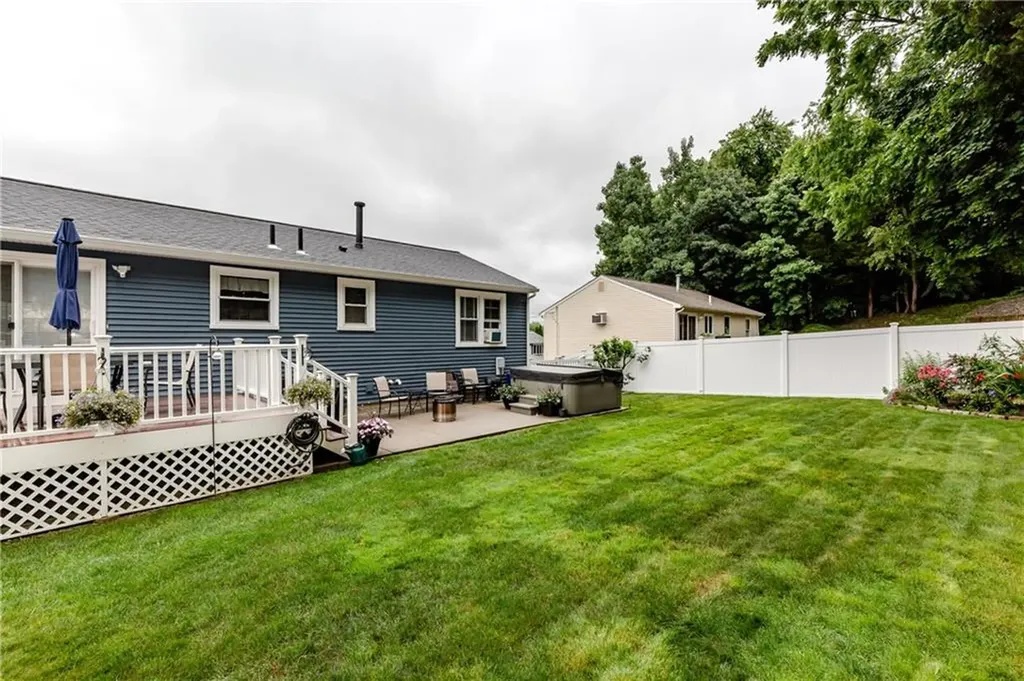 10 Pembroke Drive Johnston RI 02919