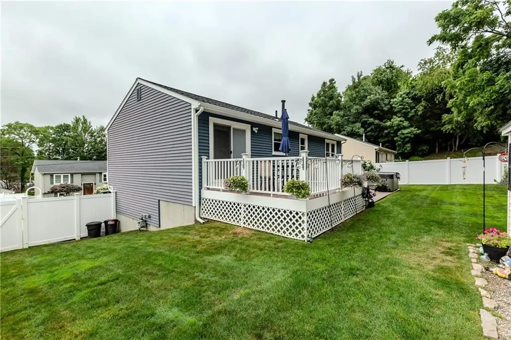 10 Pembroke Drive Johnston RI 02919