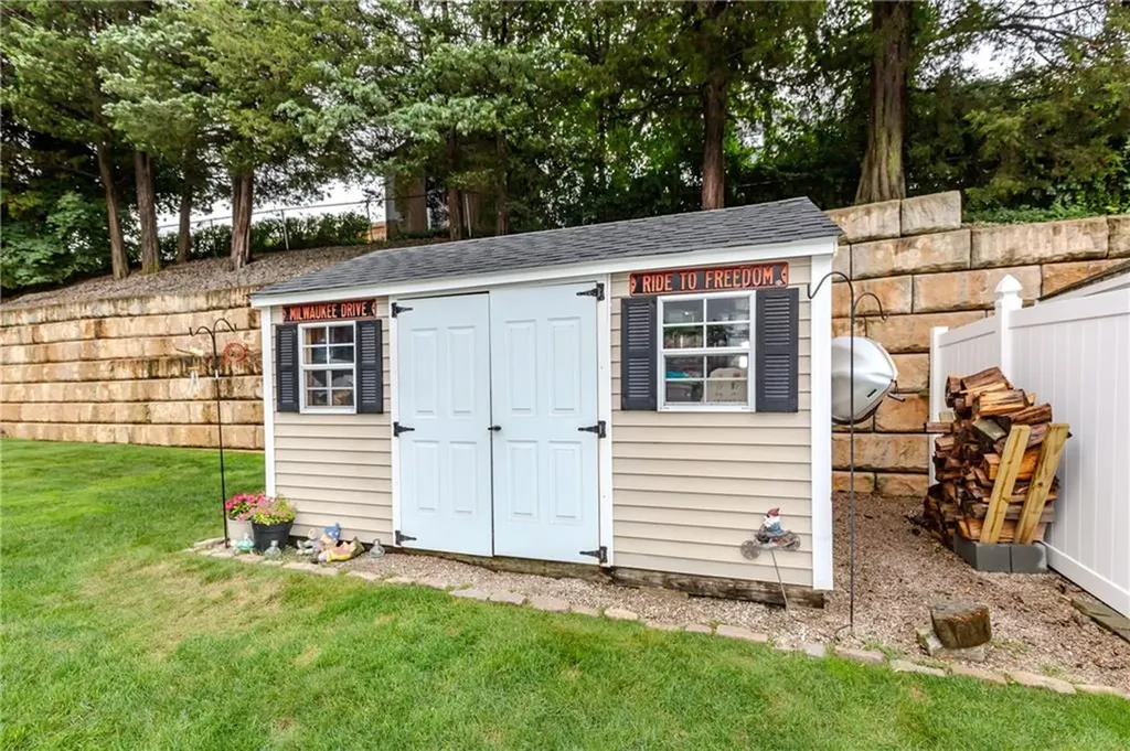 10 Pembroke Drive Johnston RI 02919
