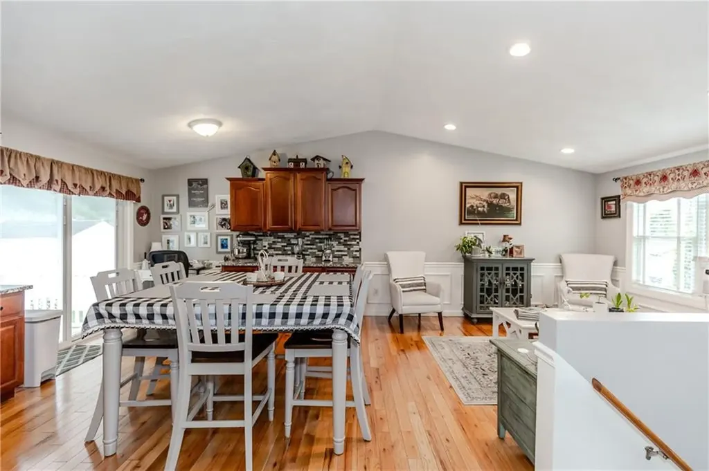 10 Pembroke Drive Johnston RI 02919