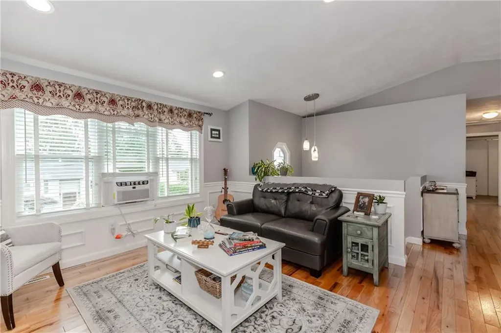 10 Pembroke Drive Johnston RI 02919