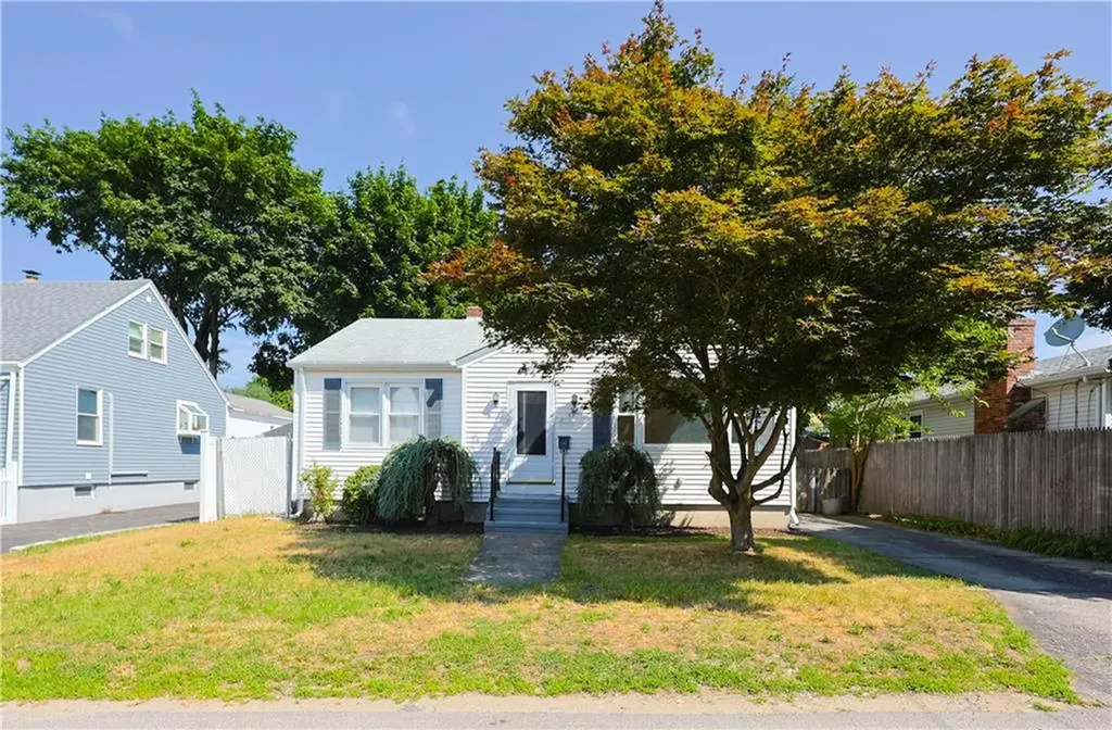83 Vincent Avenue North Providence RI 02904