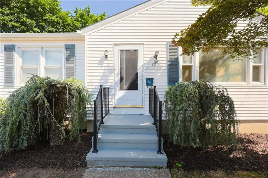 83 Vincent Avenue North Providence RI 02904