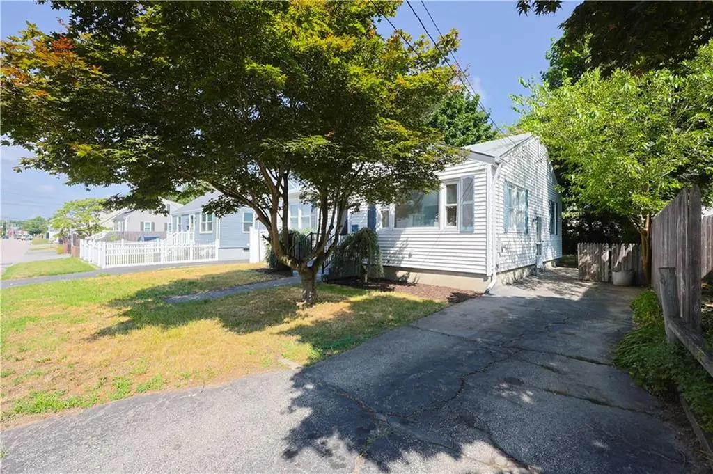 83 Vincent Avenue North Providence RI 02904
