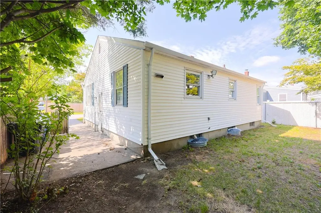83 Vincent Avenue North Providence RI 02904