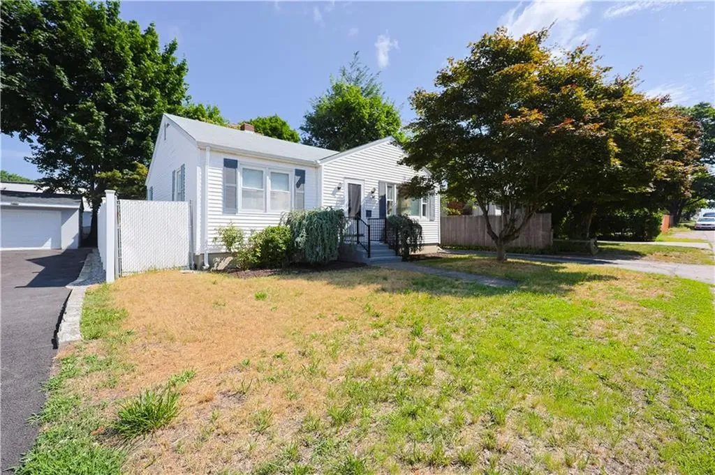 83 Vincent Avenue North Providence RI 02904