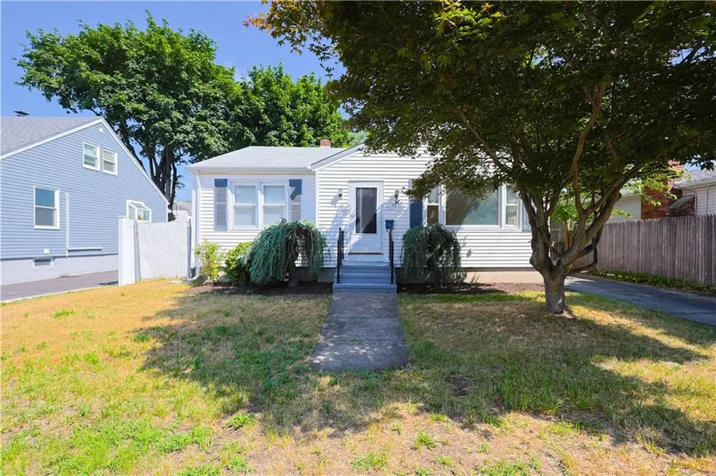 83 Vincent Avenue North Providence RI 02904