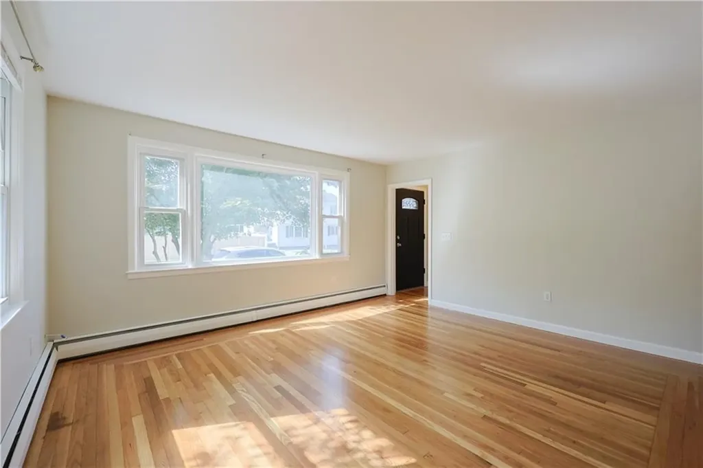 83 Vincent Avenue North Providence RI 02904