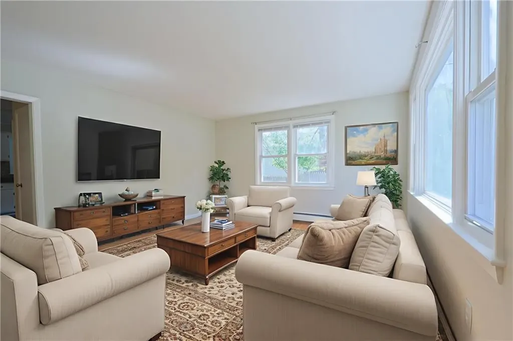 83 Vincent Avenue North Providence RI 02904