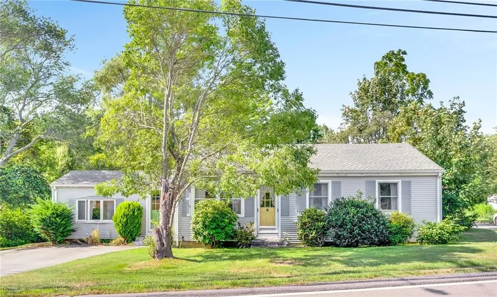 24 Schoolhouse Road Warren RI 02885